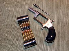 กรณี ” มีเครื่องกระสุนปืนเท่าไรก็ได้ เมื่อได้รับอนุญาตให้มีและใช้อาวุธปืนแล้ว “